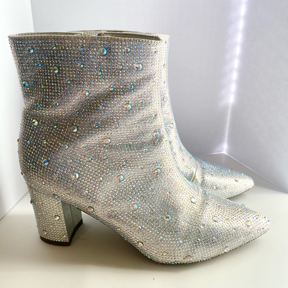 Hot Tomato Glittering Silver Ankle Boots